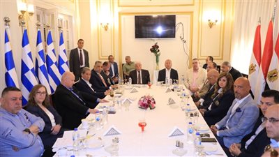 مستشار رئيس الجمهورية ومحافظ القاهرة يناقشان آليات تشغيل 