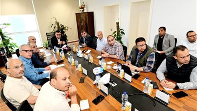 وزير الإسكان يتابع تنفيذ المشروعات التنموية بالعلمين الجديدة والساحل الشمالي الغربي