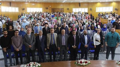 وزير الآثار الأسبق يترأس لجنة مناقشة رسالة دكتوراه في جامعة المنصورة