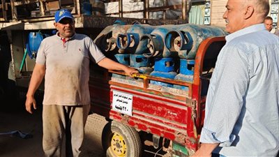 تموين الإسماعيلية توزع أسطوانات الغاز بالأسعار الرسمية (صور) 