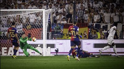 التعادل الإيجابي 2/2 يسيطر على الشوط الإضافي الأول بين برشلونة وريال مدريد