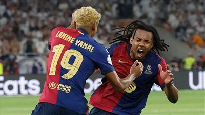 برشلونة يضرب ريال مدريد بثلاثية ويتوج بكأس ملك إسبانيا (فيديو وصور)