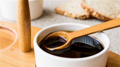 فوائد العسل الأسود، لتقوية المناعة وعلاج فقر الدم