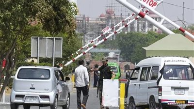 وزير الدفاع الباكستاني يحذر الهند من القيام بأي عمل استفزازي