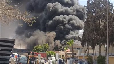 المعاينة: ماس كهربائي وراء حريق مصنع بأكتوبر (صور وفيديو)