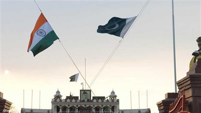 الهند وباكستان تتبادلان إطلاق النار على الحدود لليوم الثالث علي التوالي