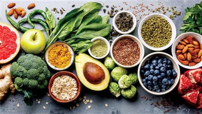 أطعمة تقلل الكوليسترول السيئ، وتحمي شرايينك وقلبك