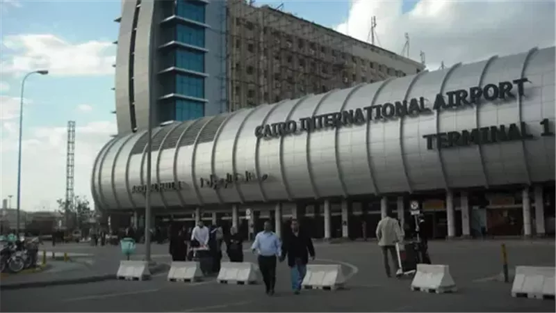 مطار القاهرة، فيتو