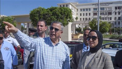 محافظ الإسكندرية يتفقد أعمال تنفيذ مشروع تطوير الكفاءة المرورية 