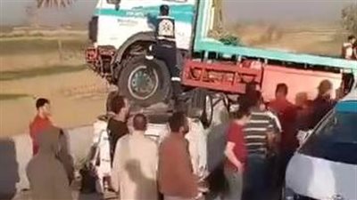 تصادم مروع بالشرقية.. إصابة 17 شخصا بكدمات وجروح (فيديو وصور)