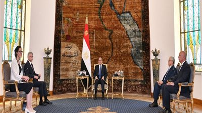 السيسي يشدد على ضرورة تكثيف الجهود لضمان استئناف تنفيذ اتفاق وقف إطلاق النار بغزة 