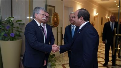 مشاهد من استقبال السيسي لرئيس البرلمان المجرى (فيديو وصور)