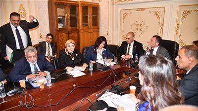 بسبب تصفية الحديد والصلب، انتقادات حادة للحكومة باجتماع صناعة النواب