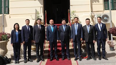 محافظ القاهرة يبحث مع وفد مدينة بكين التعاون في مجالي التعليم والاقتصاد الرقمي