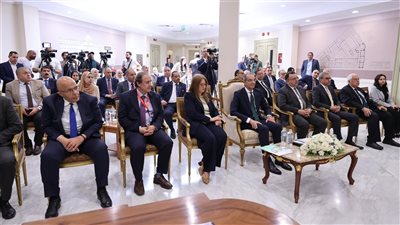 وزير الاتصالات يشهد احتفالية مرور 100 عام على إصدار أول طابع بريد تذكارى مصرى