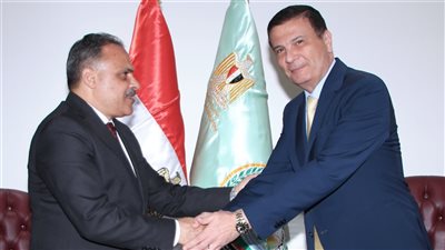 وزير الزراعة يبحث مع محافظ الشرقية استعدادات مهرجان الخيول العربية 