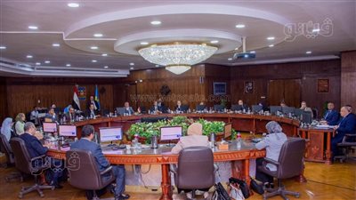 رئيس جامعة طنطا يكلف عمداء الكليات بتوجيه مشروعات التخرج لخدمة الأهداف التنموية