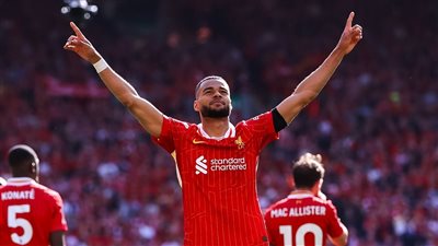 جاكبو يحرز هدف التعادل لـ ليفربول في شباك تشيلسي 