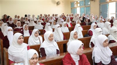 نائب رئيس جامعة الأزهر يتابع دورات التربية الوطنية لفرع البنات بمدينة نصر
