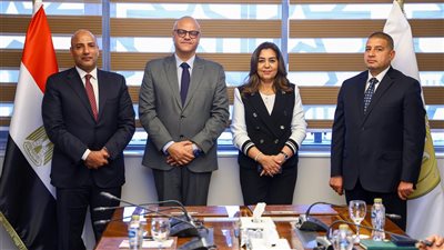 وزيرة التنمية المحلية ومحافظ القليوبية يشهدان توقيع عقد حق الانتفاع لمشروع الـ30 مليون بيضة 