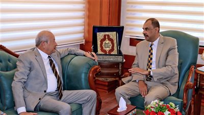 ساويرس يعلن جاهزيته لإقامة مشروعات ضخمة في سوهاج والمحافظ يعلق