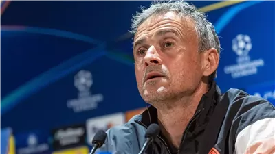 إنريكي: برشلونة بيتي وهذا ما يحتاجه باريس سان جيرمان