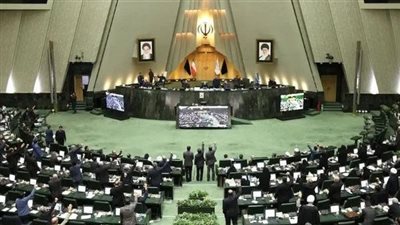 البرلمان الإيراني يحذر: أي هجوم على طهران يعني إشعال برميل بارود يفجر المنطقة بأكملها
