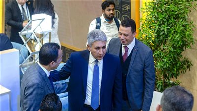 السياحة والآثار تطلق حملة ترويجية لمصر بمعرض سوق السفر العربي