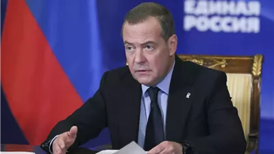 مدفيديف: الغرب أرسل لأوكرانيا 500 مليار يورو ونظام كييف سرق مبالغ هائلة