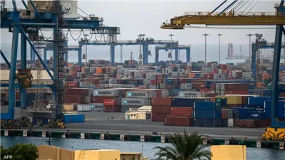 ارتفاع قياسي للعجز التجاري التركي يهدد بتعميق أزمة الليرة