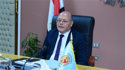 ٢٠٠٠ جنيه مكافأة للعاملين بجامعة سوهاج استعدادا للعام الجامعي الجديد