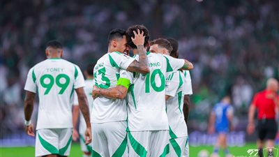 أهلي جدة يجتاز عقبة الهلال ويصعد لنهائي دوري أبطال آسيا 