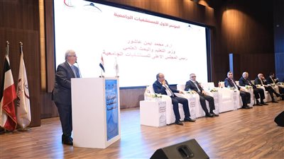 وزير التعليم العالي: المستشفيات الجامعية خط الدفاع الأول لمواجهة التحديات الصحية