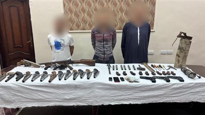 سقوط عصابة تصنيع الأسلحة النارية داخل ورشة سرية بالبحيرة 