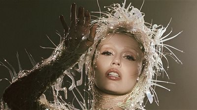 بيع جميع تذاكر فيلم مايلي سايرس Something Beautiful في 15 دقيقة