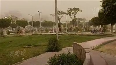 عاصفة رملية ترابية تحجب الرؤية في المنيا (فيديو وصور)