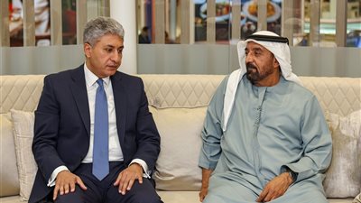 شريف فتحي يبحث مع رئيس هيئة الطيران الإماراتية زيادة الحركة السياحية إلى مصر