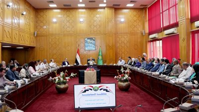 محافظ الإسماعيلية يترأس اجتماع اللجنة العليا لمتابعة توريد القمح المحلي 2025 (صور)