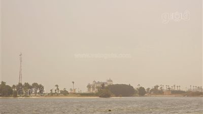 عاصفة ترابية تضرب بحيرة التمساح بالإسماعيلية (فيديو)