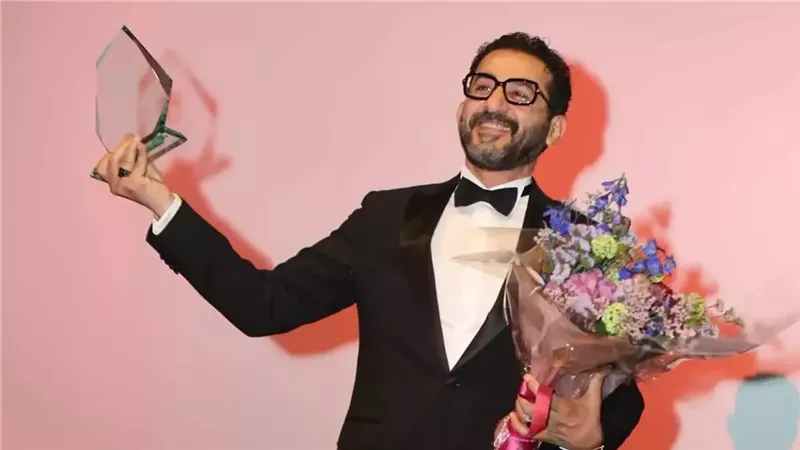 الفنان أحمد حلمي،