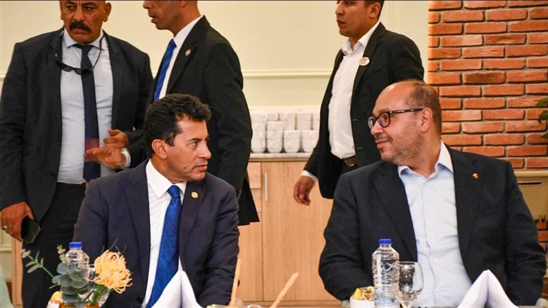 ياسر إدريس وأشرف