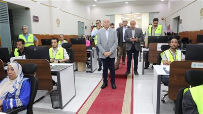محافظ القاهرة يتفقد غرفة العمليات لمتابعة العاصفة الترابية