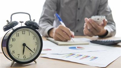 كم يبلغ متوسط عدد ساعات العمل؟ الإحصاء يجيب 