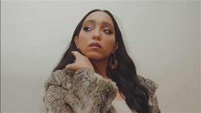 نغم صالح تغني شعبي لأول مرة في دنيا دايرة (فيديو)