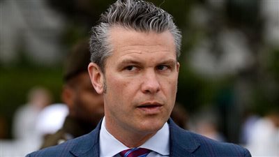 جنرالات وأدميرالات، وزير الدفاع الأمريكي يخفض 20% من المناصب القيادية العسكرية العليا