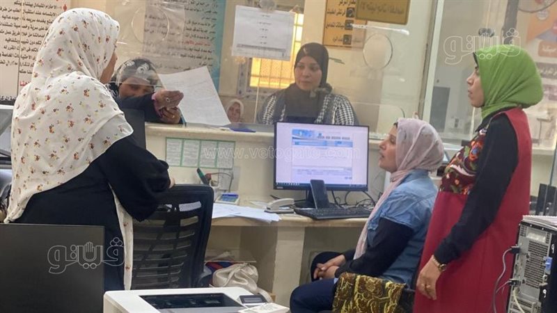 موظفو المركز التكنولوجي