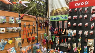 من الأدوات اليدوية إلى المعدات الثقيلة.. كل ما يحتاجه عشاق الزراعة في معرض الزهور (فيديو وصور)