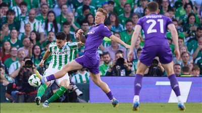 دوري المؤتمر الأوروبي، ريال بيتيس يتقدم على فيورنتينا في الشوط الأول