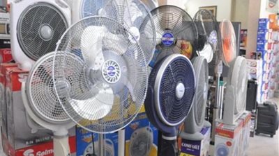 تبدأ من 962 جنيها وتصل لـ 3000، أسعار المراوح في الأسواق، شعبة الأجهزة الكهربائية: العروض والتخفيضات تبدأ في فصل الشتاء، سوق الأجهزة يمر بحالة ركود ولا يتحمل أي زيادات