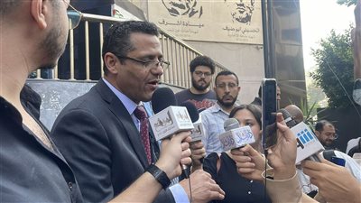 نقيب الصحفيين يخاطب 